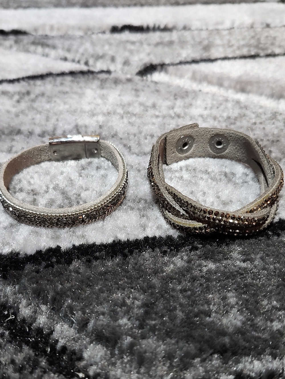 2- GRAY SUEDE & LEATHER RHINESTONES SILVER-TONE SNAP & MAGNETIC CLASP BRACELETS